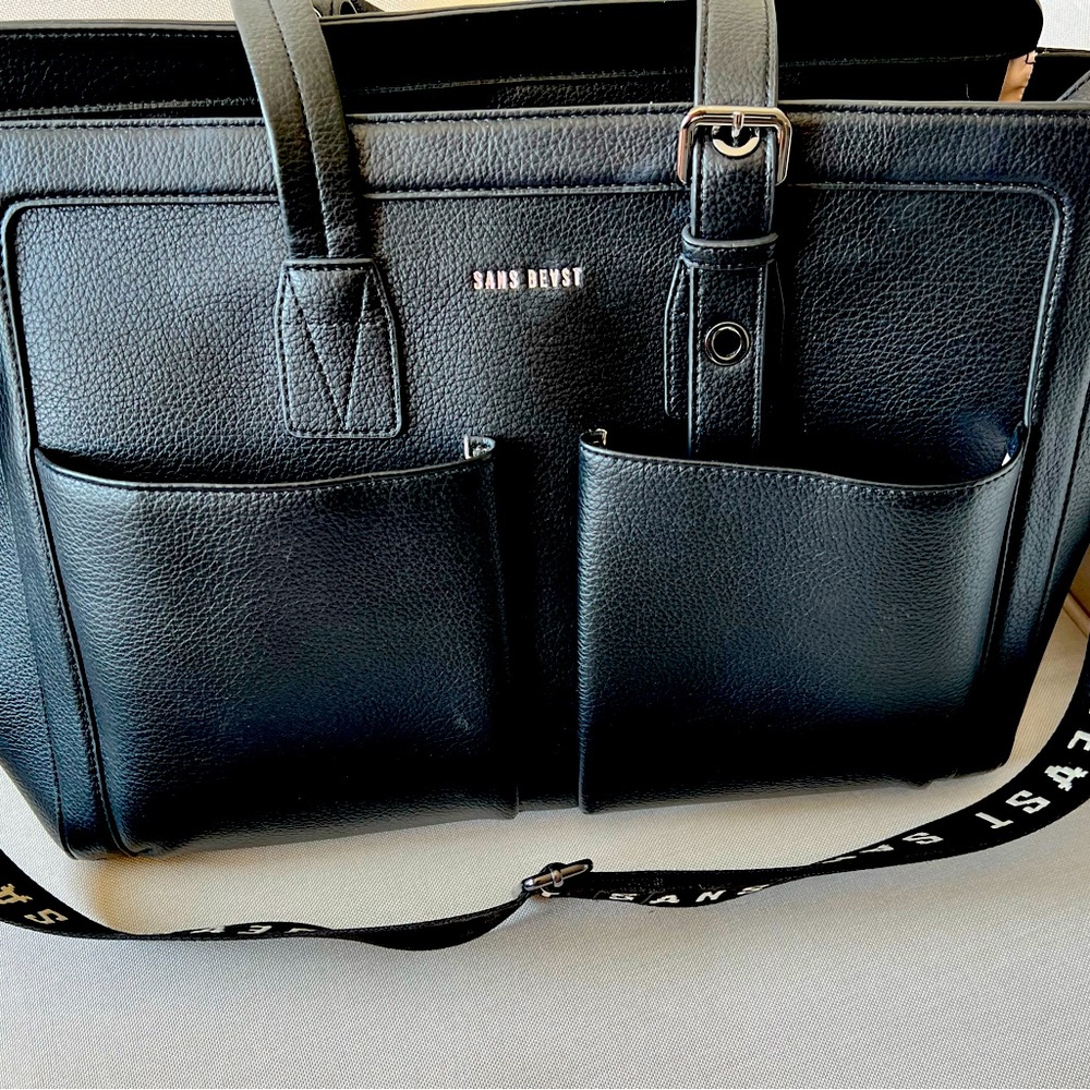 Sans Beast Daytripper Tote in Noir + Silver